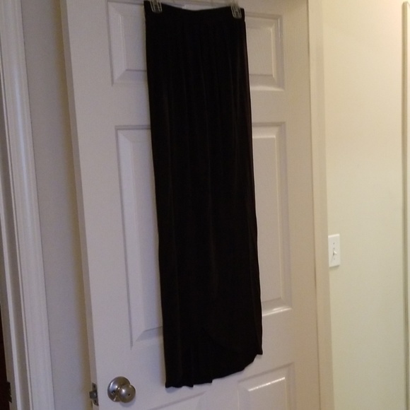4/$20 Tulip cut black maxi skirt - Picture 2 of 3